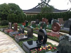 艺术墓碑：展现生命的故事，传达永恒的情感