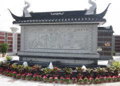 《妙手回春》浮雕墙：医术传承与工艺匠心的立体诠释