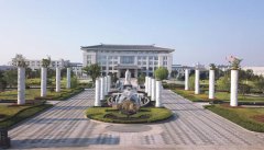 匠心独运：二十四孝浮雕柱的艺术呈现与文化传承